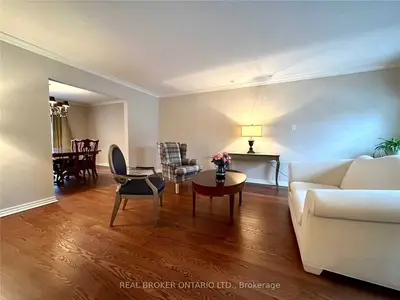 2524 King Richards Place, Mississauga, ON L5K 2H2