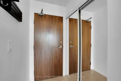 33 Elm Drive 803, Mississauga, ON L5B 4L2