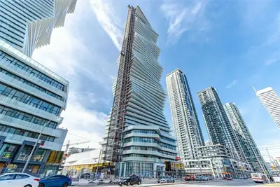 3900 Confederation Parkway 2005, Mississauga, ON L5B 0K7
