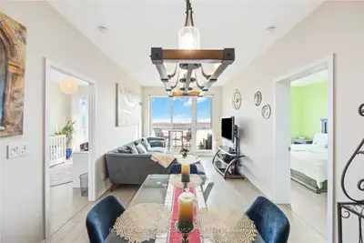1830 Bloor Street W 913, Toronto W02, ON M6P 3K6