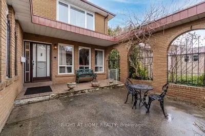 2544 Mason Heights, Mississauga, ON L5B 2S1