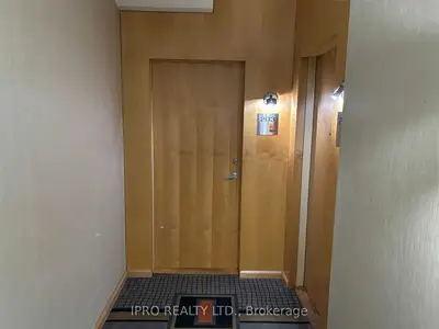 3939 Duke of York Boulevard 203, Mississauga, ON L5B 4N2