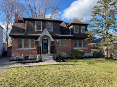 54 Oakfield Drive, Toronto W07, On M8y 1n8