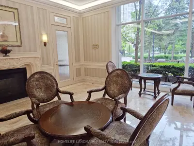 35 Kingsbridge Garden Circle 1108, Mississauga, ON L5R 3Z5