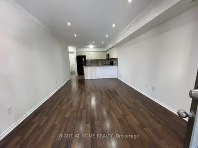 35 Hays Boulevard 19, Oakville, ON L6H 0J1