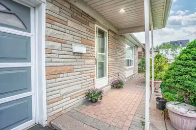 3632 Woodruff Crescent, Mississauga, ON L4T 1T9