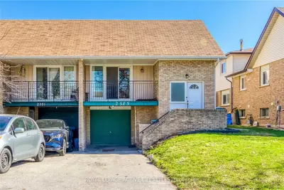 2383 Cobbinshaw Circle, Mississauga, ON L5N 2G2