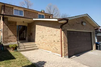 223 Chalfield Lane, Mississauga, ON L4Z 1L1