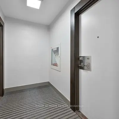 4011 brickstone Mews 502, Mississauga, ON L5G 0G3