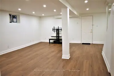 354 Ojibway Trail Lower, Mississauga, ON L4Z 3A2