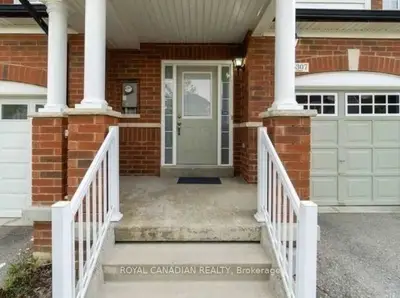 5307 Palmetto Place, Mississauga, ON L4T 1G3