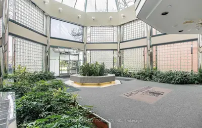 335 Webb Drive 1712, Mississauga, ON L5B 3Z9