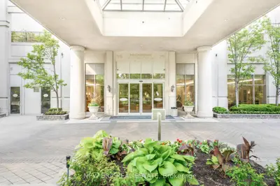 35 Kingsbridge Garden Circle 1701, Mississauga, ON L5R 3Z5