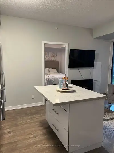 2087 Fairview Street 612, Burlington, ON L7R 0E5
