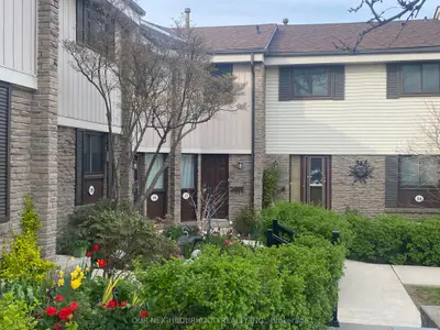2779 Gananoque Drive 37, Mississauga, ON L5N 2E4