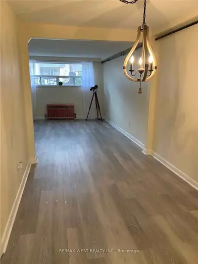 315 Indian Grove Lower U, Toronto W02, ON M6P 2H6