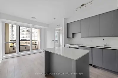 36 Elm Drive W 610, Mississauga, On L5b 1l9