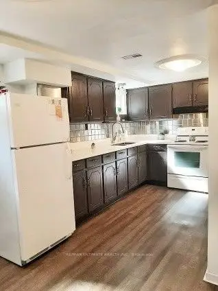 38 Waterbury Drive, Toronto W09, ON M9R 3X6