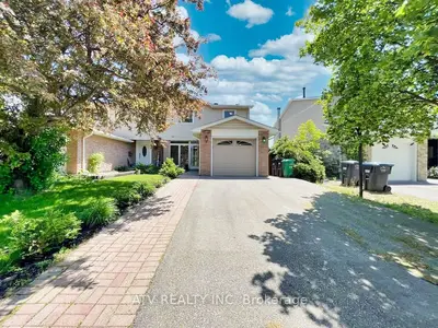 2772 Andorra Circle, Mississauga, ON L5N 2H9