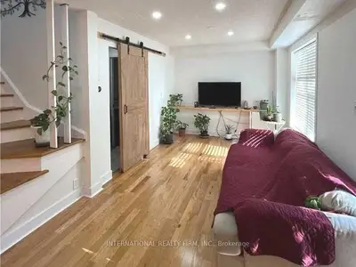 199 Hillcrest Avenue E 10, Mississauga, ON L5B 4L5