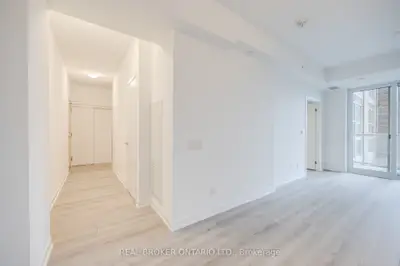 1787 Saint Clair Avenue W 625, Toronto W03, ON M6N 0B7