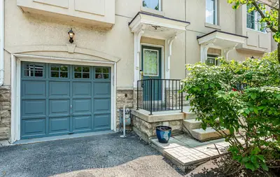 800 Dundas Street W 33, Mississauga, ON L5C 4S8