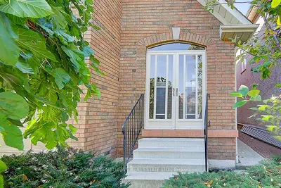 5498 Haddon Hall Road, Mississauga, ON L5M 5G6