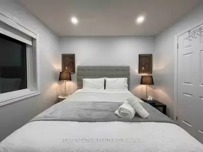 121 Marigold Gardens E, Oakville, On L6h 0y1