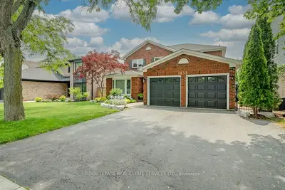 1633 Greenbriar Drive, Oakville, ON L6M 1Y3