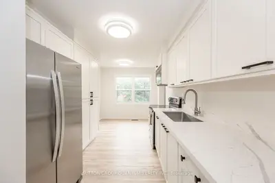 333 Meadows Boulevard 101, Mississauga, ON L4Z 1G9