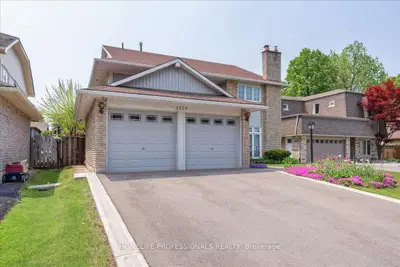 2310 Humber Court, Burlington, ON L7P 3C7