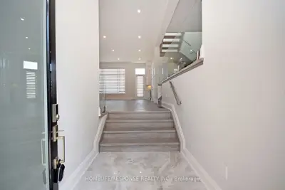 1B HARRISON Avenue, Mississauga, ON L5H 2N8