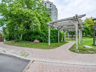 1360 Rathburn Road 1601, Mississauga, ON L4W 4H4