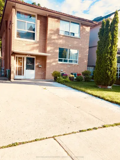 21 Marina Avenue, Toronto W06, ON M8W 1K1