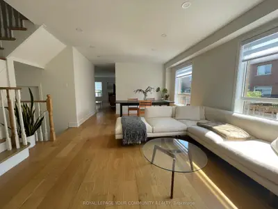 5053 Preservation Circle, Mississauga, ON L5M 7T5