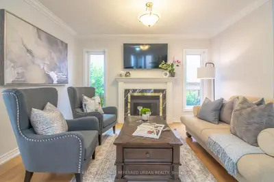 2014 Laurelcrest Place, Oakville, ON L6M 3T7