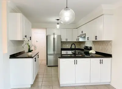 2123 Glenhampton Road, Oakville, ON L6M 3W9