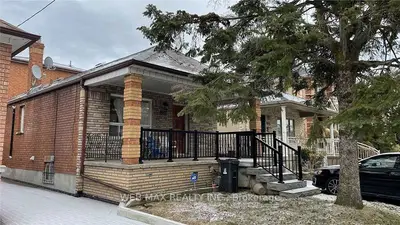 907 Saint Clarens Avenue B, Toronto W02, ON M6H 3X5