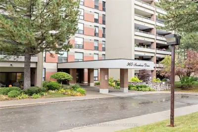 965 Inverhouse Drive 909, Mississauga, ON L5J 4B4