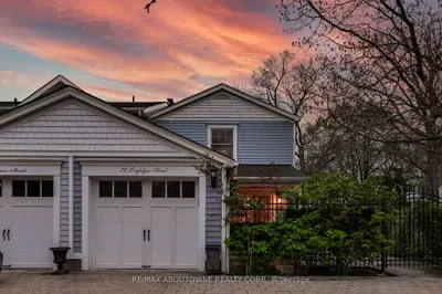 71 Trafalgar Road, Oakville, On L6j 3e9