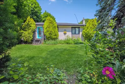 119 Mccraney Street W, Oakville, ON L6H 1H5