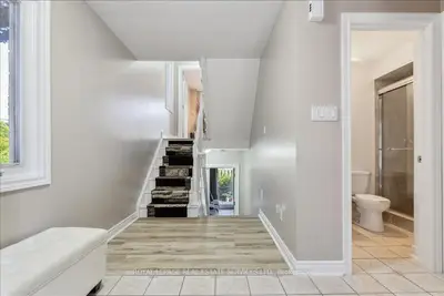 1100 Queens Avenue 6, Oakville, ON L6H 2B5