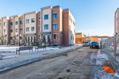 1060 Douglas McCurdy Comm Road, Mississauga, ON L5G 0C6