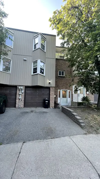 400 Bloor Street 14, Mississauga, ON L5A 3M8