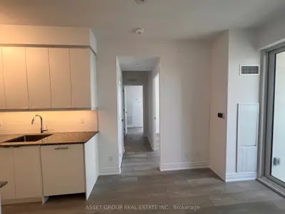 36 Elm Drive W 1902, Mississauga, ON L5B 0N3