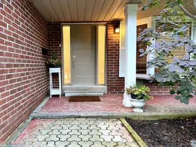4170 Garrowhill Trail, Mississauga, ON L4W 2H4