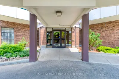 3025 Queen Frederica Drive 1405, Mississauga, ON L4Y 3A1