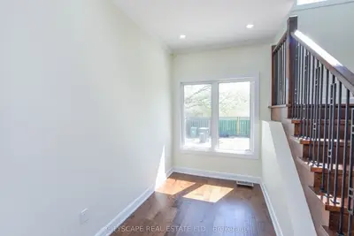3134 Merritt Avenue N, Mississauga, ON L4T 1P3