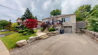 33 Gracefield Avenue, Toronto W04, ON M6L 1L2