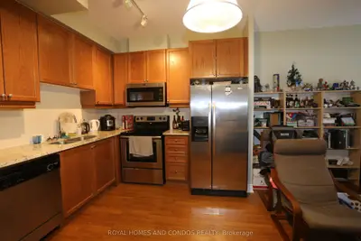 1135 Royal York Road 217, Toronto W08, On M9a 0c3